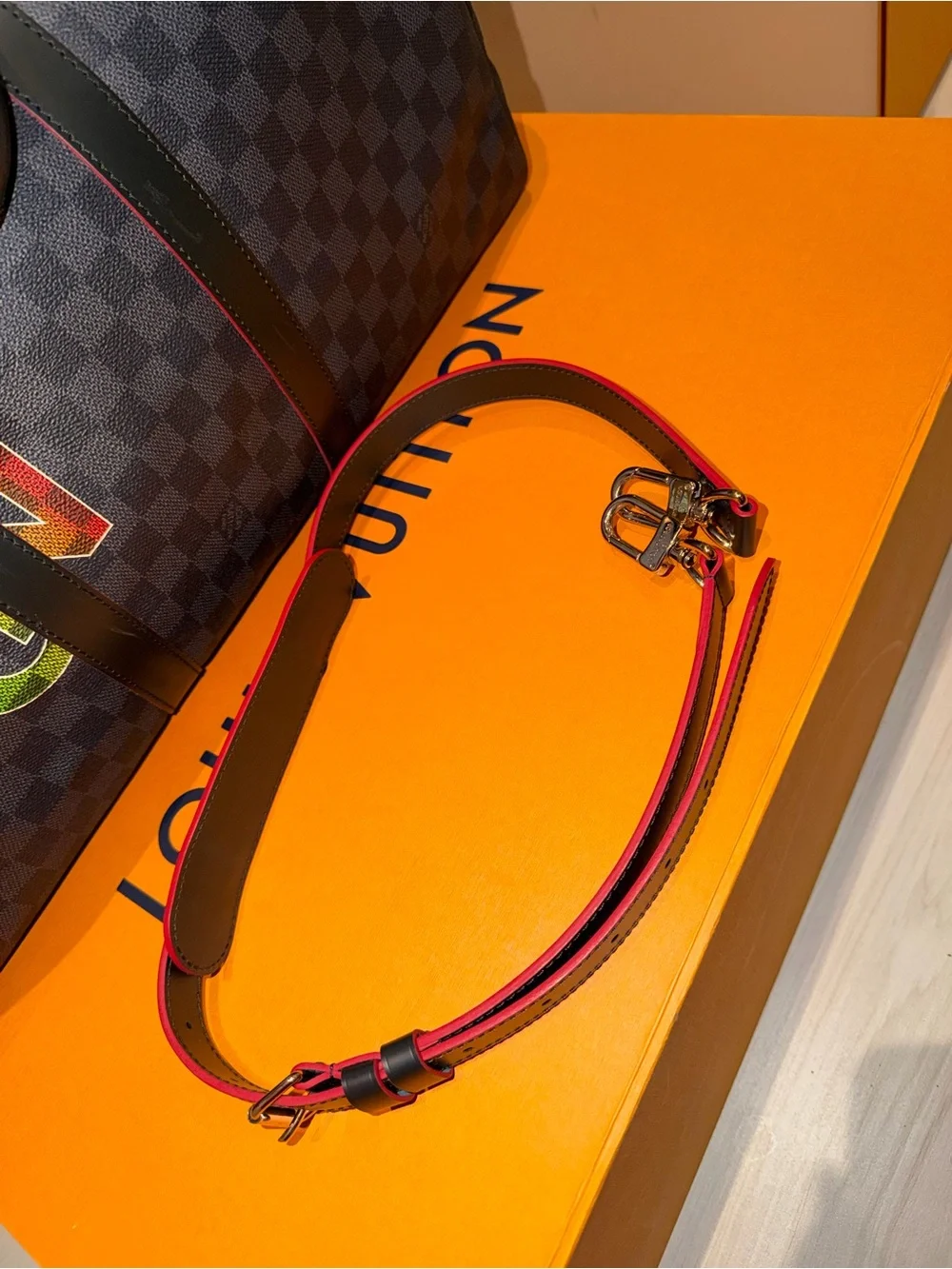 Louis Vuitton Keepall Bandoulière 50 Damier Graphite “Louis Vuitton Rainbow”